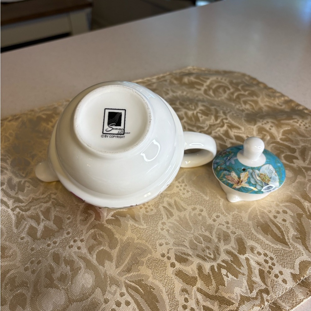 Floral Teapot with Bird Design Crafted by New Bone China - Picture 6 of 10